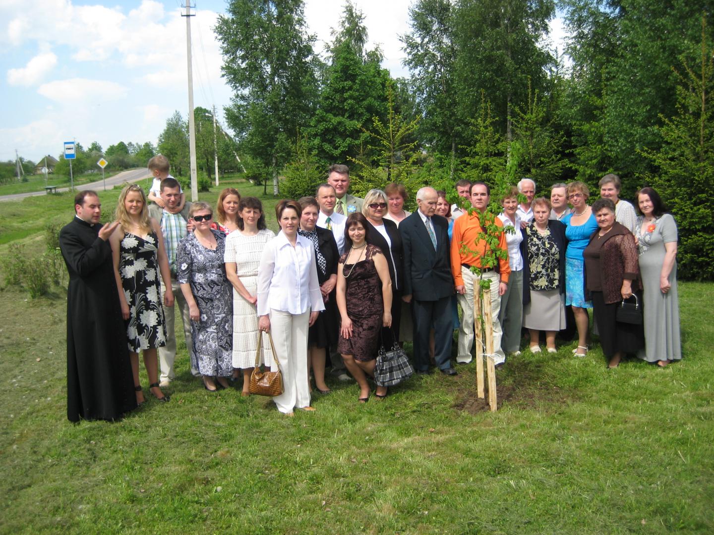 Saulėtekio mokykloje dirbusių darbuotojų šventė 2010-05-22