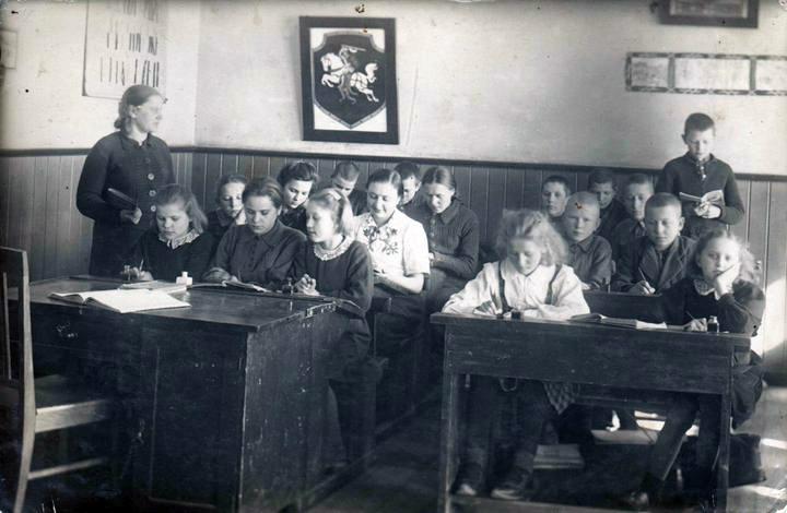 Padauguvos pradžio mokykla 1928-1930