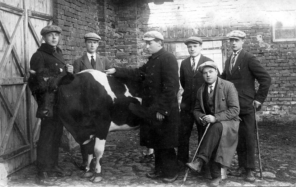 Naujas kaimo pirkinys antalkių kaime. 1936 m.