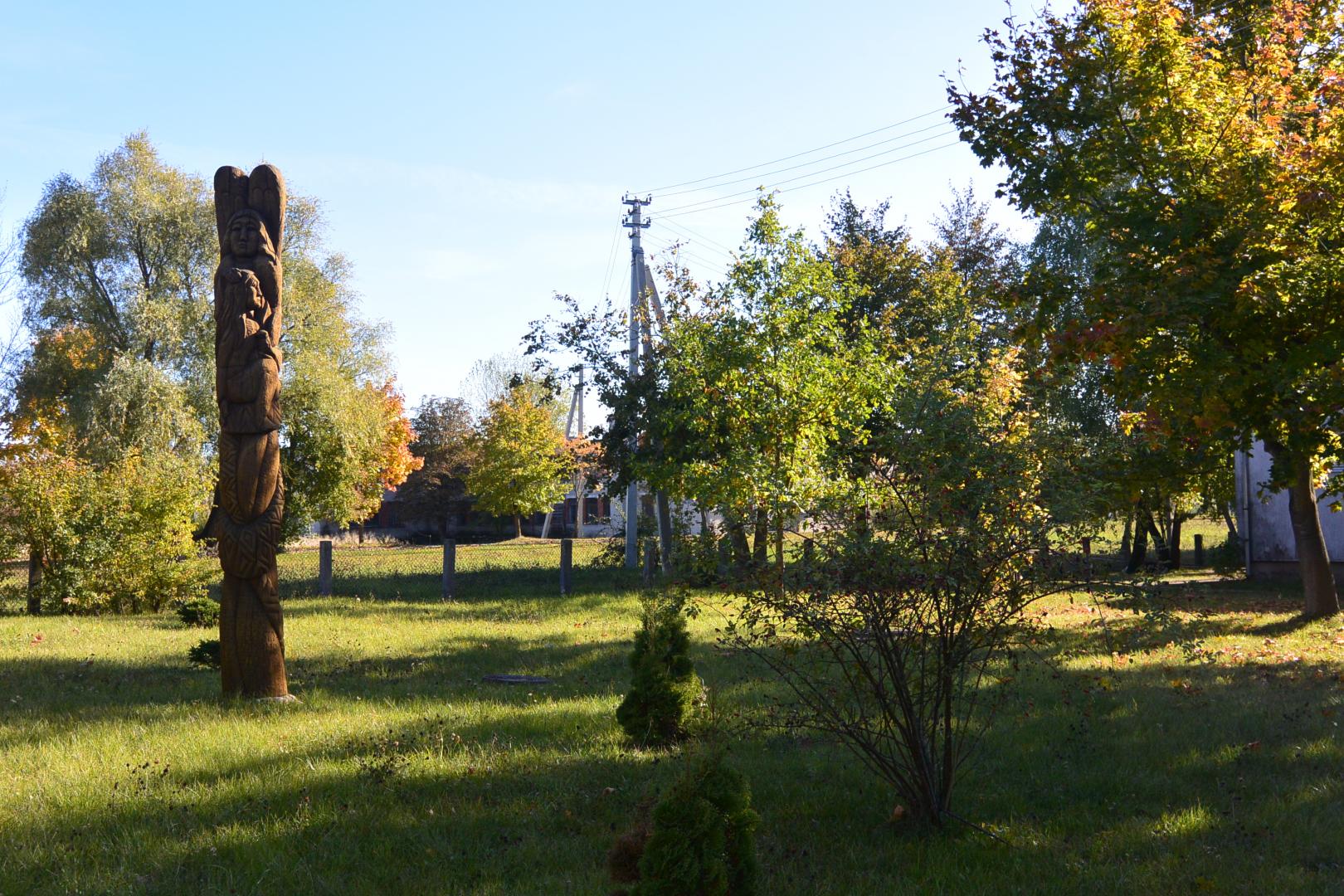 Daugėliškių koplystulpis. Pastatytas 2008 m.