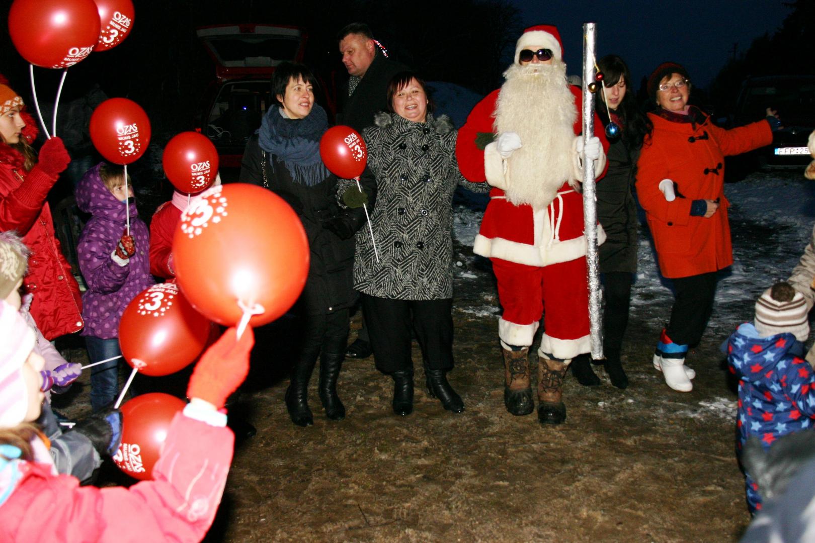 Kalėdinės eglutės įžiebimas Saulėtekių kaime 2013.12.07