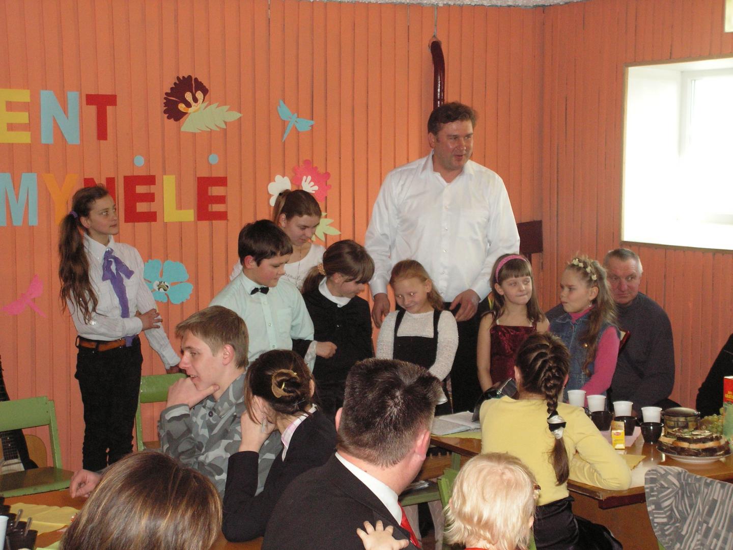 Šeimų šventė Saulėtekių mokykloje “Tai bent šeimynėlė” 2011-03-25